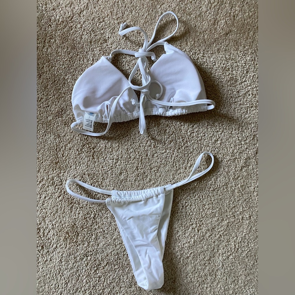 White string bikini - Picture 2 of 2